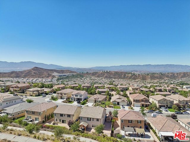 19317 Bension Drive, Santa Clarita CA: https://media.crmls.org/mediaz/4a53ec1b-5da6-449e-9a8f-bd9fc65bfbc3.jpg