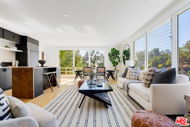 1311 Braeridge Drive, Beverly Hills CA: https://media.crmls.org/mediaz/4a53f476-8f6b-4493-a143-c67f2a2f89ac.jpg