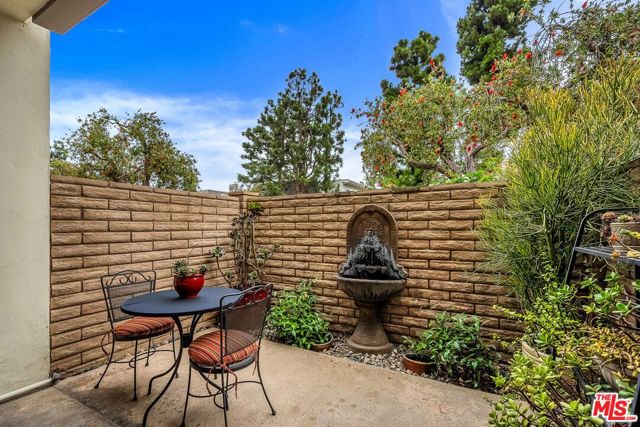 4745 La Villa Marina, D photo 8