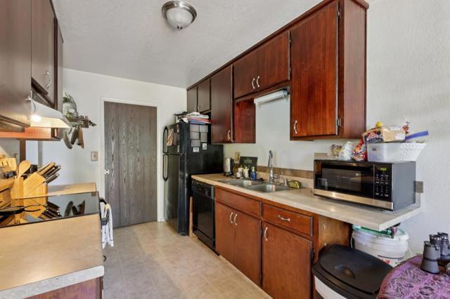 880 Apricot Lane, Hollister CA: https://media.crmls.org/mediaz/4a5454eb-d54c-451f-8c0f-386044959344.jpg