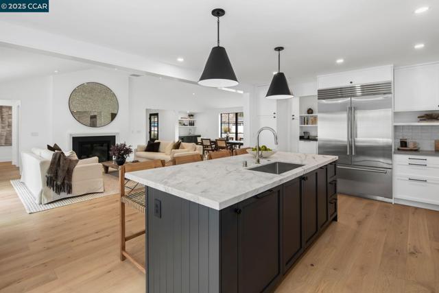 181 Lombardy Lane, Orinda CA: https://media.crmls.org/mediaz/4a546817-92e4-4d98-a09a-b8bf00613c0f.jpg