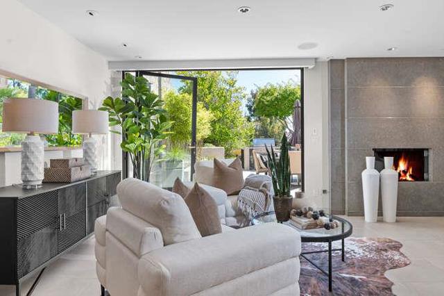 131 El Pinar, Los Gatos CA: https://media.crmls.org/mediaz/4a54738d-83e6-4ecb-af64-5631e0cbecd4.jpg