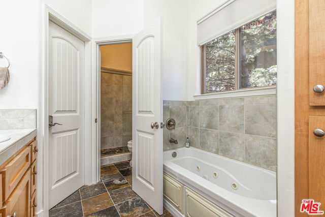 1712 Woodland Drive, Pine Mountain Club CA: https://media.crmls.org/mediaz/4a54d75c-f5bd-49c0-be45-b4b43e59bd96.jpg