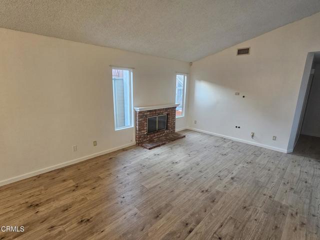 11643 Luanda Street, Lakeview Terrace CA: https://media.crmls.org/mediaz/4a557288-f9d5-42f2-847e-79bf66b215ae.jpg