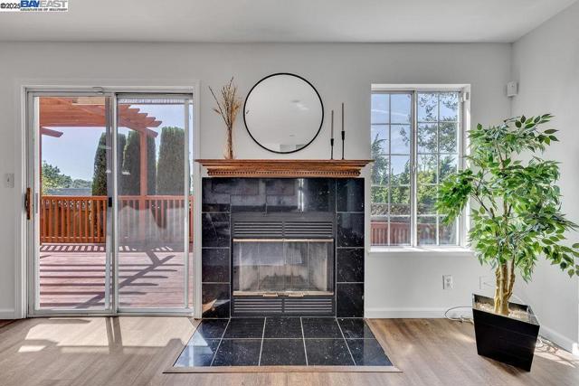 21917 Nugget Canyon Dr, Castro Valley CA: https://media.crmls.org/mediaz/4a55eaa9-f790-4067-99e3-200e02177308.jpg