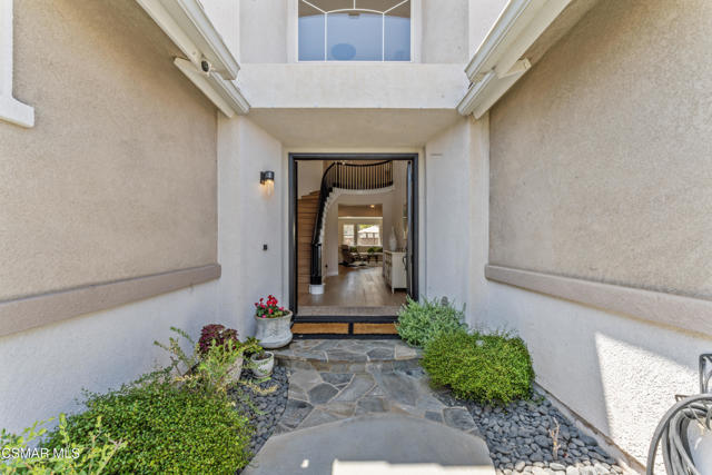 4543 Silverbell Circle, Moorpark CA: https://media.crmls.org/mediaz/4a55f932-1b9a-4f27-8ee9-139f78979817.jpg