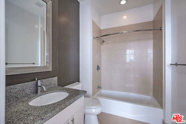 3810 Wilshire Boulevard, Los Angeles CA: https://media.crmls.org/mediaz/4a563f97-9f48-4edd-a365-b1f8d5829302.jpg