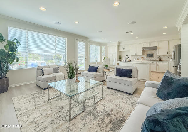 3030 Hollycrest Avenue, Thousand Oaks CA: https://media.crmls.org/mediaz/4a56bf8c-dbaf-44fb-a2f5-4847bf53e4e8.jpg