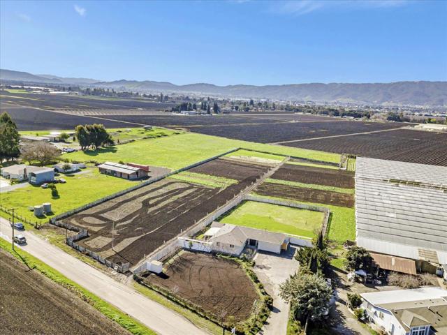 7381 Furlong Avenue, Gilroy CA: https://media.crmls.org/mediaz/4a56dfaf-e0ce-46e8-a882-1c88a42f0fb8.jpg