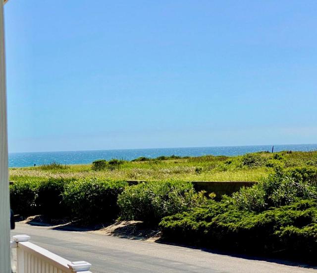 2395 Delaware Avenue, Santa Cruz CA: https://media.crmls.org/mediaz/4a57d4b0-1410-496a-b482-6952873a089b.jpg