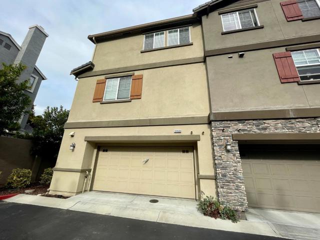 24500 Autumn Mist Way, Hayward CA: https://media.crmls.org/mediaz/4a57e3a8-57e0-4c73-85bd-09a9e63fbad0.jpg