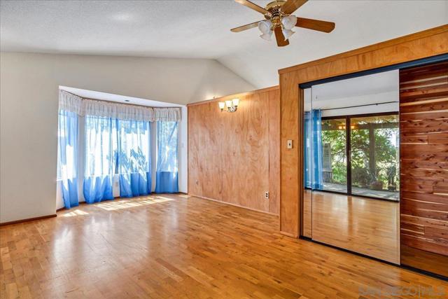24903 Oakana Rd, Ramona CA: https://media.crmls.org/mediaz/4a58d0f1-c370-40e5-afbd-4d948c6b2305.jpg