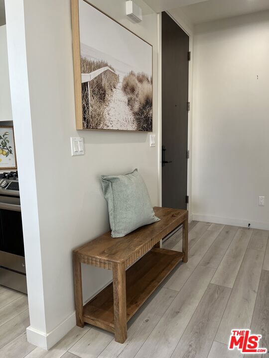 124 S Croft Avenue, Los Angeles CA: https://media.crmls.org/mediaz/4a592746-f4c0-45e5-90cb-65f984f8f539.jpg