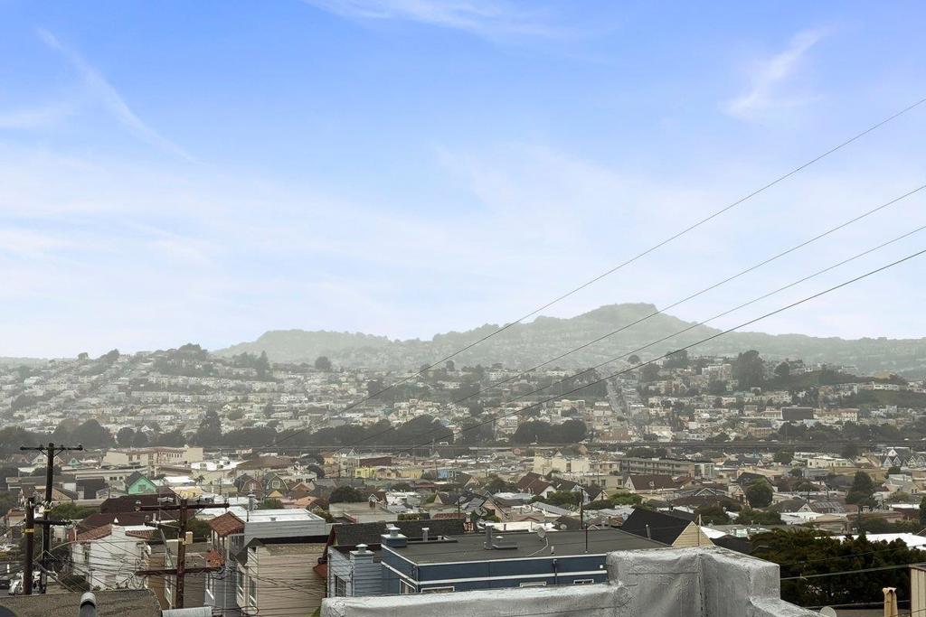 https://media.crmls.org/mediaz/4a592cad-2bb0-4759-ab9a-6df80df36eed.jpg?preset=X-Large