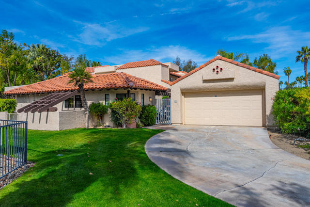 2345 S Cherokee Way, Palm Springs CA: https://media.crmls.org/mediaz/4a598223-11c0-444d-80e2-b9b967d68909.jpg