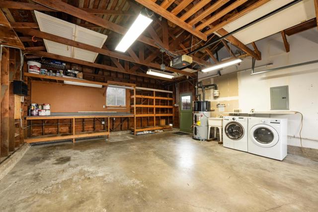 1903 Madison Avenue, Redwood City CA: https://media.crmls.org/mediaz/4a59ce60-c3ea-4ff9-be50-c1cc0d701351.jpg