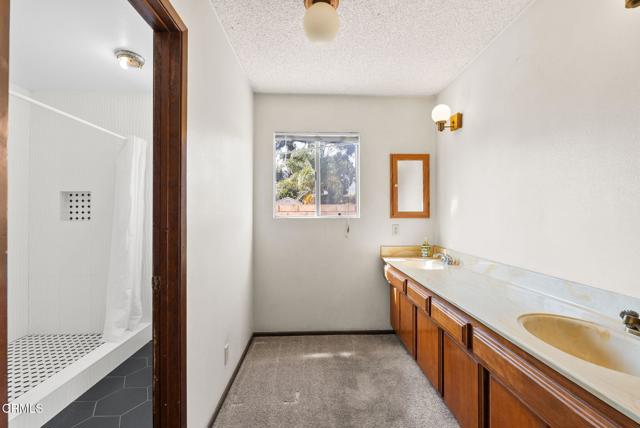 Detail Gallery Image 13 of 20 For 236 S 11th St, Santa Paula,  CA 93060 - 4 Beds | 3 Baths
