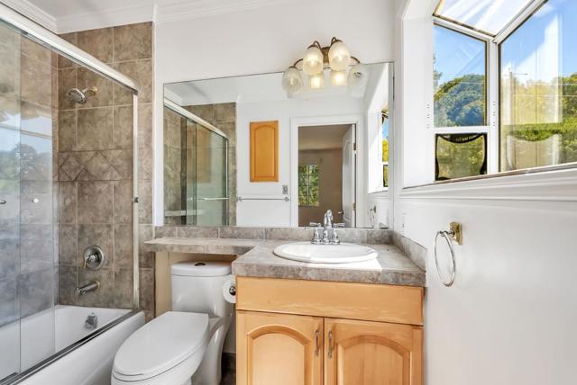 17 Muth Drive, Orinda CA: https://media.crmls.org/mediaz/4a5a79a1-1433-4547-acf2-3e3d6a4b4b90.jpg