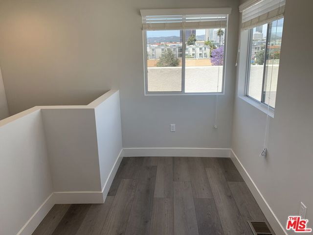 1721 GRANVILLE Avenue, Los Angeles CA: https://media.crmls.org/mediaz/4a5a9fa5-3524-4912-8abb-2337b8c890fd.jpg