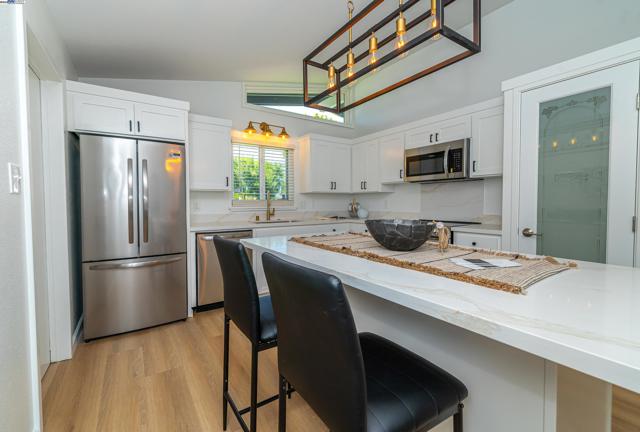 1172 Pine St, Livermore CA: https://media.crmls.org/mediaz/4a5b3171-e823-4951-8b97-b92346eb7e96.jpg