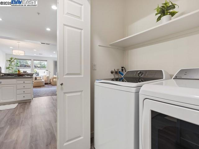130 Sutter Creek Ln, San Ramon CA: https://media.crmls.org/mediaz/4a5b3ad3-f52d-4ed7-8ca8-d10d181a7d2a.jpg