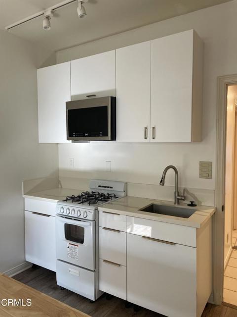 Detail Gallery Image 7 of 13 For 233 Camino La Madera, Camarillo,  CA 93010 - 2 Beds | 1 Baths