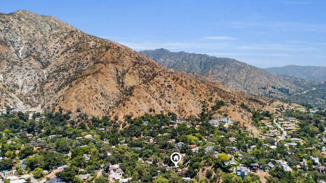 600 Woodland Drive, Sierra Madre CA: https://media.crmls.org/mediaz/4a5cb2f4-21bd-4795-a2e3-562ebd11a5b2.jpg