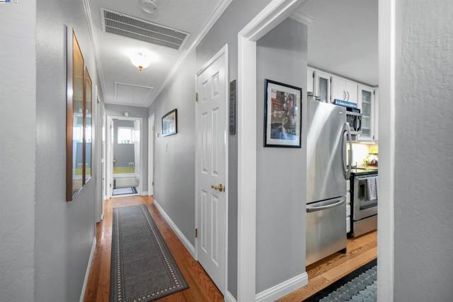 2472 Bradford Ave, Hayward CA: https://media.crmls.org/mediaz/4a5e1a9d-f86c-41c0-abcb-502c2dd8bc03.jpg