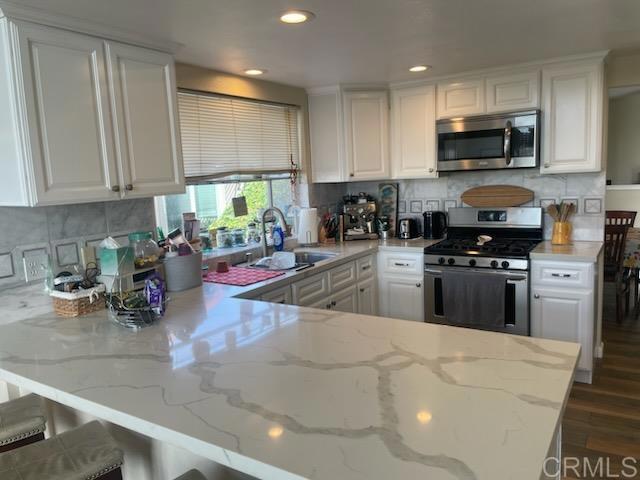 Detail Gallery Image 2 of 12 For 2415 Levante St, Carlsbad,  CA 92009 - 3 Beds | 2/1 Baths