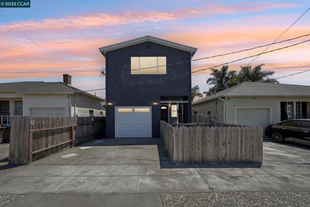 2110 Hellings Avenue, Richmond CA: https://media.crmls.org/mediaz/4a5e7889-c756-48ba-8b20-fb547a578e6e.jpg