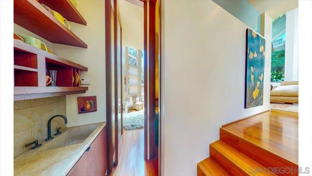 13027 Via Latina, Del Mar CA: https://media.crmls.org/mediaz/4a5ec31a-72d5-4017-9f77-304db323010d.jpg