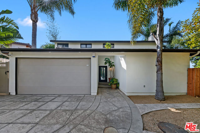 30630 Morning View Drive, Malibu CA: https://media.crmls.org/mediaz/4a5ecd12-efc6-4fc8-82e9-3cb313e8f72e.jpg