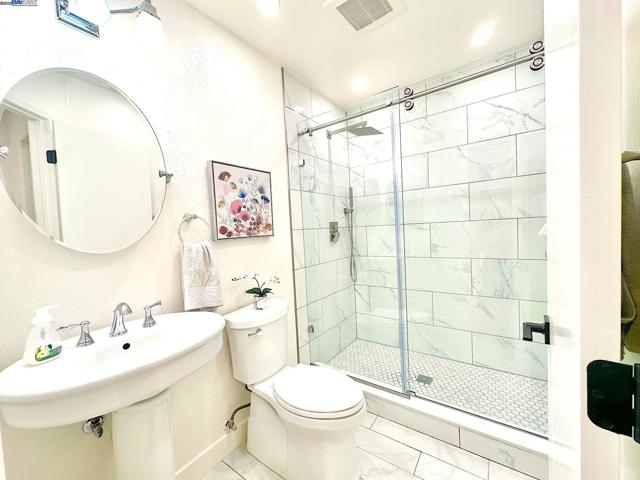 651 Brookfield Dr, Livermore CA: https://media.crmls.org/mediaz/4a5ef2b6-d798-4272-b073-b1c4697760e9.jpg