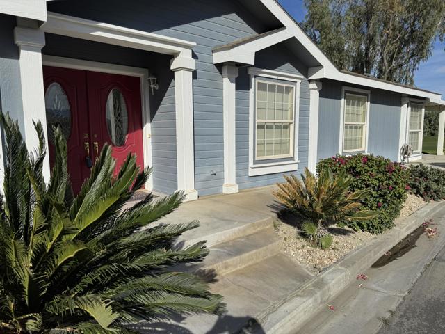 35610 Mexico Way, Thousand Palms CA: https://media.crmls.org/mediaz/4a5f1dd8-a42f-4037-97de-c753aef10039.jpg