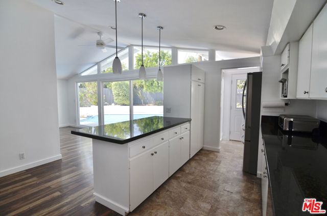 9342 Debra Avenue, North Hills CA: https://media.crmls.org/mediaz/4a5f8c22-0db0-40b0-8798-2535319ea6a8.jpg