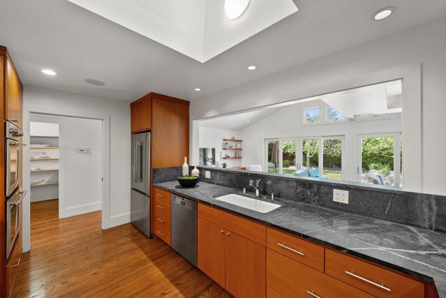 1634 Hollingsworth Drive, Mountain View CA: https://media.crmls.org/mediaz/4a5ffdc7-1ed1-41a9-84db-5a48edb76df4.jpg