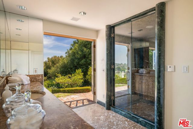 10820 Ambazac Way, Los Angeles CA: https://media.crmls.org/mediaz/4a613c83-de7a-4005-a59d-8974f0fcb765.jpg