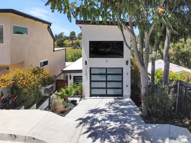 4255 Raynol Street, Los Angeles CA: https://media.crmls.org/mediaz/4a617bad-215a-42c9-a011-75798844d6c5.jpg
