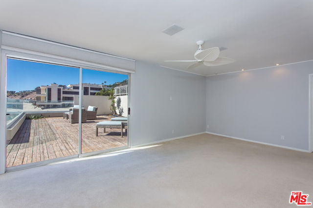 22548 PACIFIC COAST Highway, Malibu CA: https://media.crmls.org/mediaz/4a619caa-f0ea-4029-acc1-4a9c130d8239.jpg