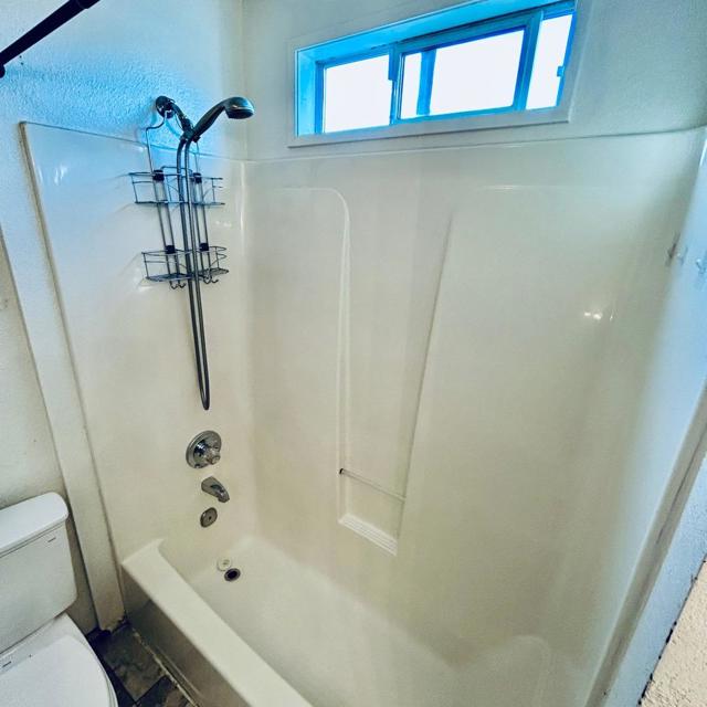 5822 E 16th Street, Oakland CA: https://media.crmls.org/mediaz/4a62007a-fb11-4a9a-929b-f2e52444ccf0.jpg