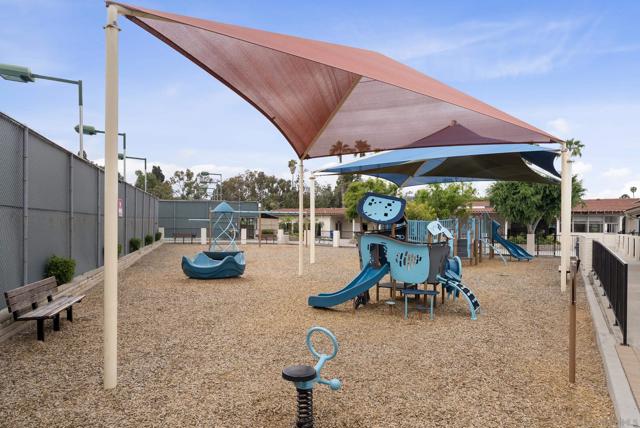 17489 Carnton Way, San Diego CA: https://media.crmls.org/mediaz/4a624a00-1409-4f7a-8d63-c1e913063b35.jpg