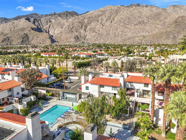 280 S Avenida Caballeros, Palm Springs CA: https://media.crmls.org/mediaz/4a62699f-9b3f-47e0-9c69-8f32cd6856fb.jpg
