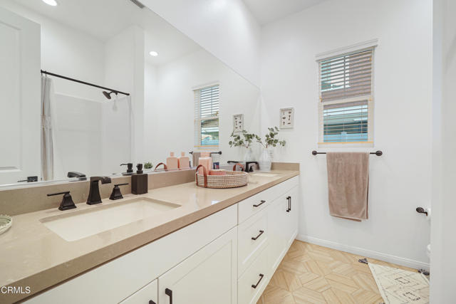 Detail Gallery Image 10 of 51 For 263 Wisteria St, Fillmore,  CA 93015 - 5 Beds | 3/1 Baths