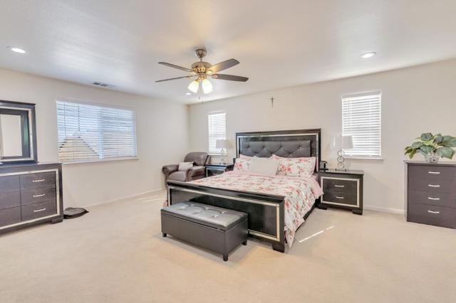 2385 N Mountainside Drive, Los Banos CA: https://media.crmls.org/mediaz/4a628a08-1429-4414-808a-676cd8bdf8df.jpg