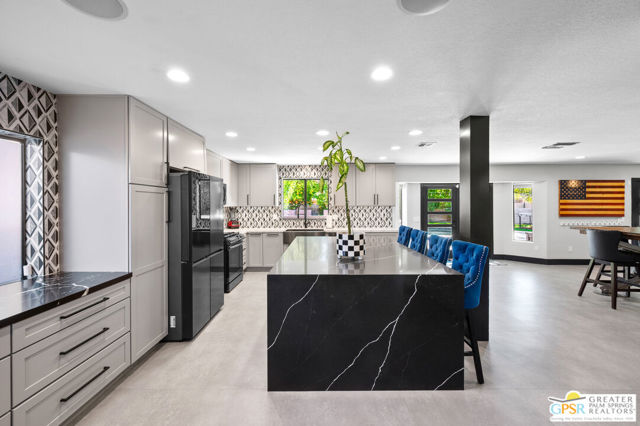 28220 Horizon Road, Cathedral City CA: https://media.crmls.org/mediaz/4a63db10-ec34-460e-a0a6-dd5619aaf036.jpg