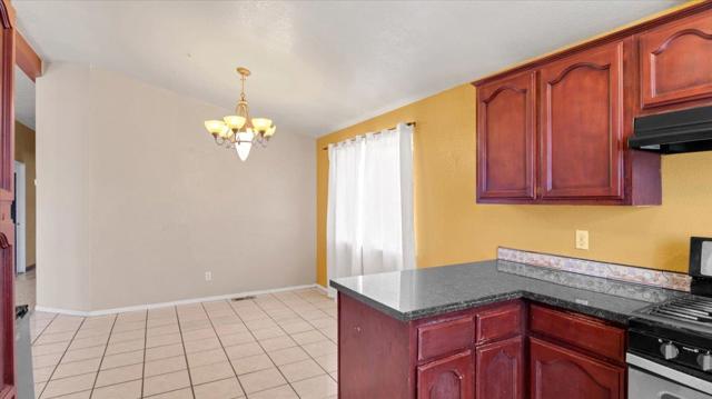 704 Garner Avenue, Salinas CA: https://media.crmls.org/mediaz/4a64142f-71ac-4033-bba7-a6714b4ad678.jpg