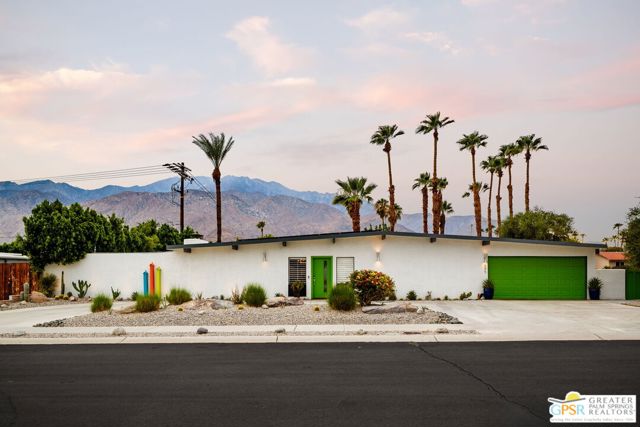 695 N Monterey Road, Palm Springs CA: https://media.crmls.org/mediaz/4a647442-4015-4d80-ace4-c53ccd17b8fb.jpg