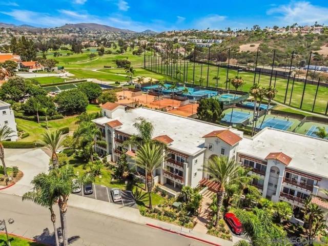 2003 Costa Del Mar Rd, Carlsbad CA: https://media.crmls.org/mediaz/4a64ea85-9756-4e1c-b0c3-d5da2b9c42a1.jpg