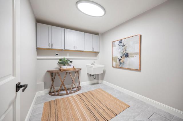 107 Knockash, San Francisco CA: https://media.crmls.org/mediaz/4a6590f4-1d89-41d2-9709-9be1006985c3.jpg