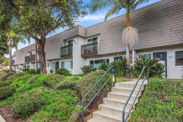 836 Stevens, Solana Beach CA: https://media.crmls.org/mediaz/4a65a499-2250-4040-be65-add70ca0b26a.jpg